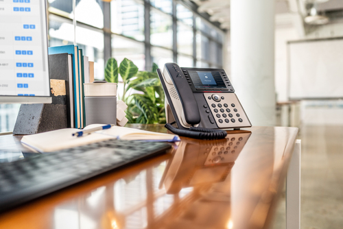 Edge E550 IP Phone and PoE-enabled