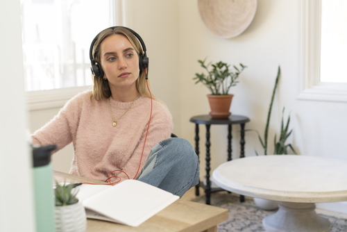Poly Blackwire 8225 Com fios Na orelha, Headset Estéreo Fone de ouvido - Preto - Microsoft Teams Certification - Binaural 