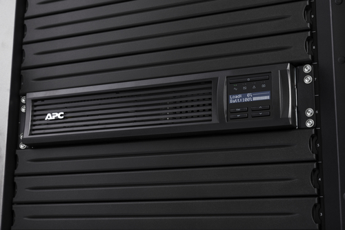 APC Smart-UPS SMT1500RMI2UC – 4x C13, USB, Rack-montierbar, 2U, SmartConnect, 1500VA. USV-Topologie: Line-Interaktiv, Ausg