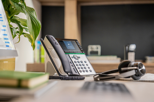 HP Poly Edge E550 IP Phone and PoE-enabled. Product type: IP Phone, Product colour: Black, Handset type: Wired handset. Li