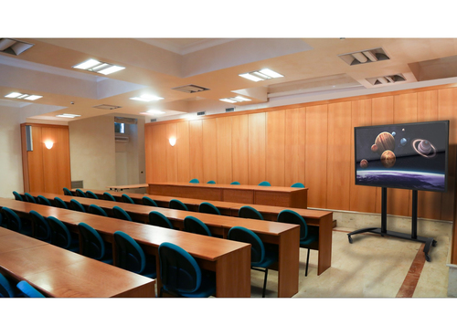 SmartMount® SR598 Flachbildschirm-Wagen - TAA-konform - 136,08 kg Belastbarkeit - 4 Rollen - 101,60 mm Rollengröße - Plast