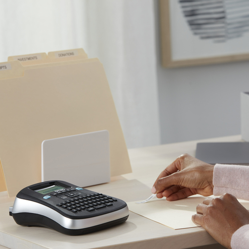 Sanford LabelManager 210D Elektronischer Etikettendrucker - Thermodirekt - 180 x 180 dpi - Klebefilm - 6 mm, 12 mm - Banda