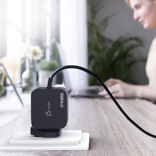 j5create JUP1565DCF3A-FN 67 W Adaptador de CA - 1 Pack - Adaptador universal - para MacBook, Chromebook, iPad Pro, MacBook