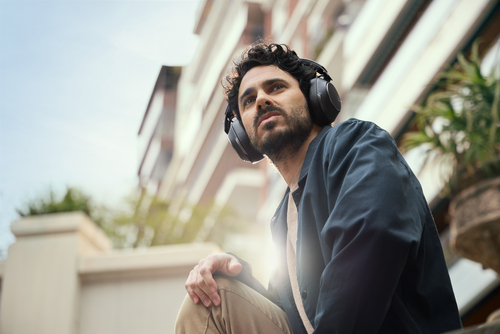 Poly Voyager Surround 80 UC Kabel/Kabellos Über das Ohr, Kopfbügel, Auf den Ohren Stereo Headset - Schwarz - Microsoft-Tea