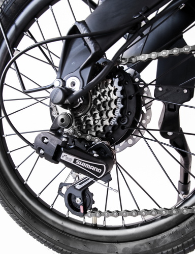 Sharp BK-BM04-EB. Akkuspannung: 36 V, Ladezeit: 5 h. Weight (including battery): 23 kg, Breite: 570 mm, Tiefe: 1600 mm. Fr