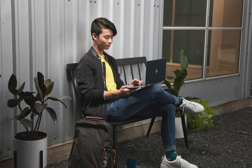 HP Spectre x360 13-aw0000 13-aw0009nb 33.8 cm (13.3") Touchscreen Convertible 2 in 1 Notebook - Full HD - Intel Core i5 10