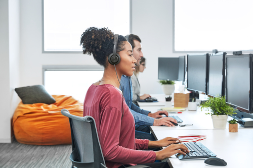 Logitech Zone Wired UC. Product type: Personal video conferencing system. Connectivity technology: Wired. Weight: 211 g. P