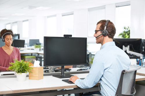 Logitech Zone Wired UC. Product type: Personal video conferencing system. Connectivity technology: Wired. Weight: 211 g. P