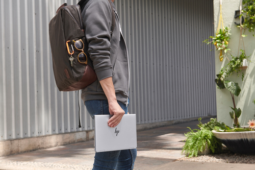 HP Spectre x360 13-aw0000 13-aw0009nb 33.8 cm (13.3") Touchscreen Convertible 2 in 1 Notebook - Full HD - Intel Core i5 10