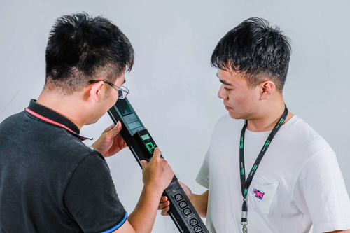 APC EPDU1216M. PDU types: Messgerät, Rack-Kapazität: 0U, Typ: Dreiphasig. Anzahl AC Anschlüsse: 42 AC-Ausgänge, AC outlet 