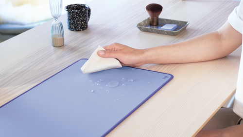 Logitech Studio Desk Mat für Schreibtischschutz - 300 mm Länge x 700 mm Breite x 2 mm Dicke - Polyester, Naturkautschuk, N