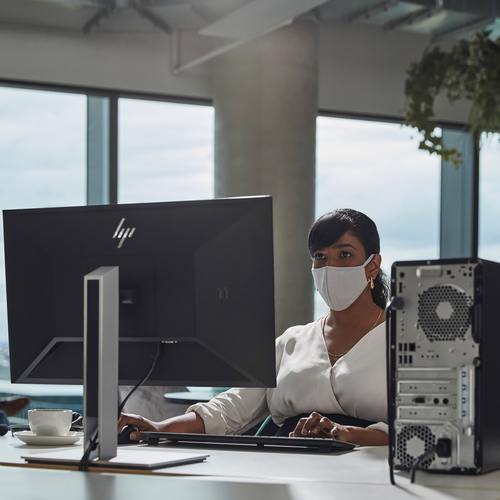 HP Pro 400 G9. Processor frequency: 2.1 GHz, Processor family: Intel® Core™ i7, Processor model: i7-14700. Internal memory