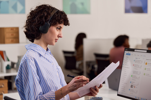 HP Poly Focus 625 Stereo Bluetooth-Headset. Gewicht: 208 g. Produktfarbe: Schwarz