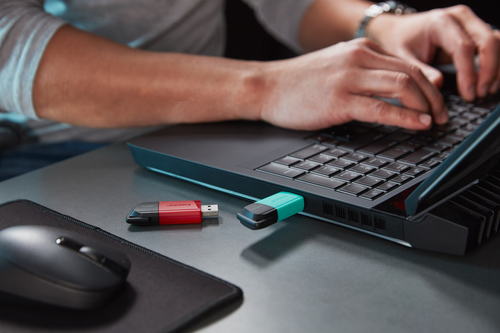 Lecteur flash Kingston DataTraveler Exodia M DTXM - 128 Go - USB 3.2 (Gen 1) - Rouge, Noir - 1 Paquet