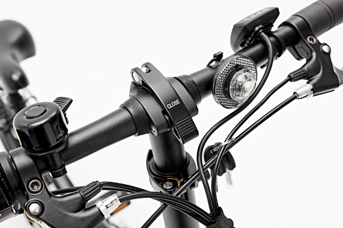 Sharp BK-FD03-EB. Batteriekapazität: 7,5 Ah, Akkuspannung: 36 V, Ladezeit: 5 h. Weight (including battery): 20 kg. Frame m