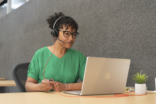 Poly Blackwire 8225 Com fios Na orelha, Headset Estéreo Fone de ouvido - Preto - Microsoft Teams Certification - Binaural 