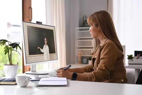 ASUS V600 AiO VM670KA-BPE070W. Product type: All-in-One PC. Display diagonal: 68.6 cm (27"), HD type: Full HD, Display res