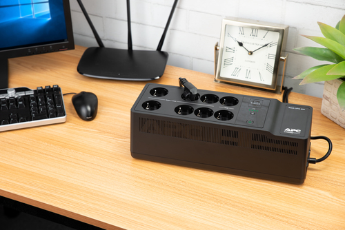 APC Back-UPS BE850G2-GR - USV 8x Schuko, 850VA, 2 USB-Ladegeräte, 1 USB-Datenanschluss. USV-Topologie: Standby (Offline), 