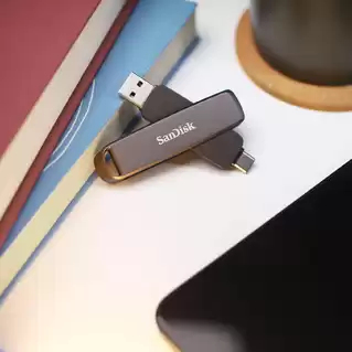 SanDisk SDDDE1-2T00-G46. Capacidade: 2 TB, Interface de dispositivo: USB Type-A / USB Type-C, Versão USB: 3.2 Gen 2 (3.1 G