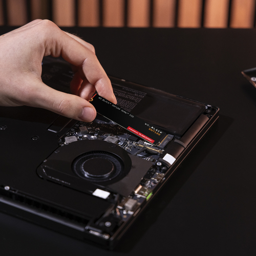 Unità stato solido SanDisk WD_BLACK SN7100 WDS200T4X0E-00CJA0 - M.2 2280 Interno - 2 TB - PCI Express NVMe (PCI Express NV