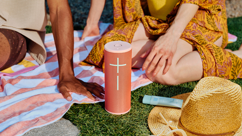 Ultimate Ears MEGABOOM 4 Tragbar Bluetooth Lautsprechersystem - Himbeere - Aufladbarer Akku - USB