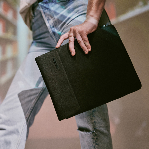 Incase Crosstown Tasche (Sleeve) für 27,9 cm (11 Zoll) Tablet - Schwarz - Wasserdicht