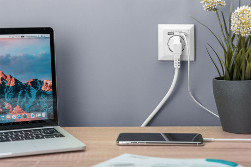 Digitus Safety socket for flush mounting with 2 USB ports. Socket type: 2x USB. Product colour: White. Rated voltage: 250 