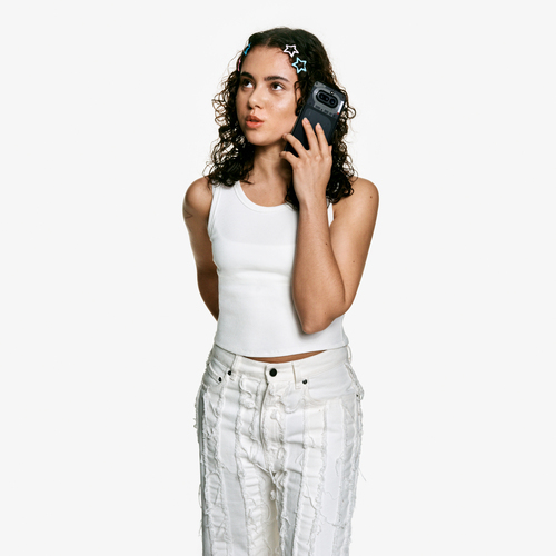 Nothing 4a. Display diagonal: 17.2 cm (6.78"), Display resolution: 1224 x 2720 pixels. Processor family: Snapdragon, Proce