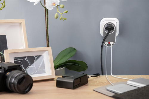 Digitus Universal USB Plug-in Charger with 2 x USB-A Sockets and Integrated Socket. Charger type: Indoor, Power source typ