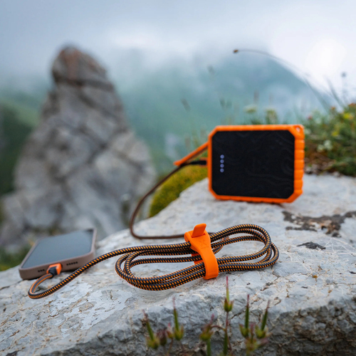 Xtorm CXX2002. Cable length: 1.5 m, Connector 1: Lightning, Connector 2: USB C. Power: 60 W. Compliance certificates: Mfi.