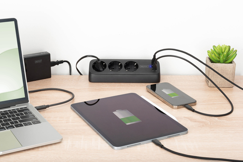 Digitus 3-fach Office-Steckdosenleiste mit 2x USB-A und 1x USB-C Anschlüssen, Schwarz. Kabellänge: 1,5 m, Unterstützte Pos