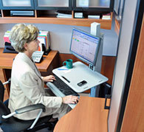 Ergotron WorkFit C-Mod, Single Display Sit-Stand Workstation. Maximum weight capacity: 8.1 kg, Maximum screen size: 68.6 c