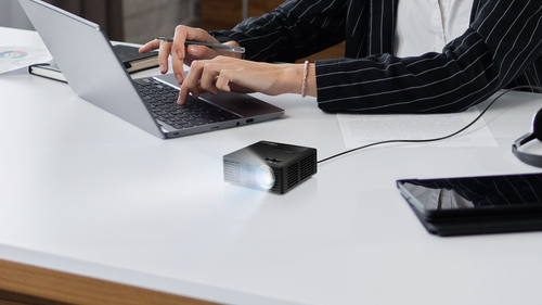 ML750I DLP PROJECTOR .