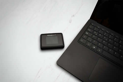 Reiner SCT Authenticator mini. Display: TFT. Width: 49 mm, Depth: 67.5 mm, Height: 12.1 mm. Product colour: Black, Securit