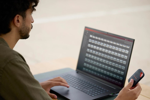 SanDisk Extreme Portable SSD (V3). Capacità SSD: 1 TB. Connettore USB: USB tipo-C, Versione USB: USB 3.2 Gen 2x2. Velocità